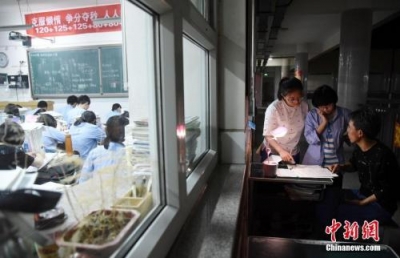 “00后”登场、加分政策收紧 今年高考有这些新特征！