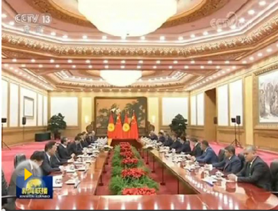 习近平同吉尔吉斯斯坦总统举行会谈 一致同意建立中吉全面战略伙伴关系