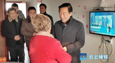 王小庆慰问钟祥市社会福利院老人