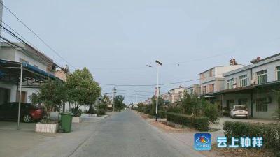 路灯亮了 人心暖了