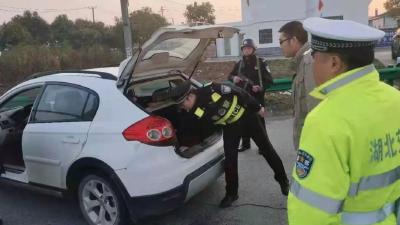 钟祥公安科技安检筑牢军运会外围安全屏障 