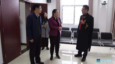 荆门中院院长张玲在磷矿法庭调研指导工作