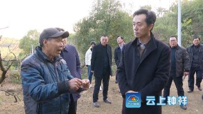 郭志泉在冷水调研精准扶贫工作