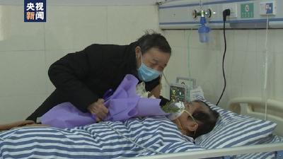 古稀夫妻双双治愈，痊愈后相拥在一起：我们永远不分开！ 