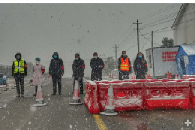 风雪中的最美身影