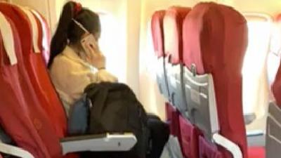 女留学生辗转28小时回国，不吃不喝不上厕所！一件事让网友狂赞：教科书式回国 