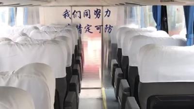 中国留学生近30个小时回国路：工作人员跟我们说“欢迎回家”，非常暖心 