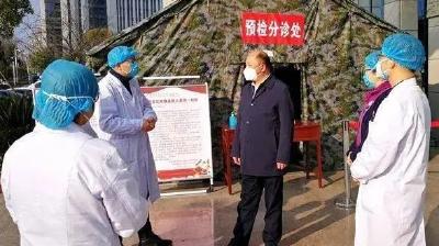 院长抗疫补助高于一线人员，免职 