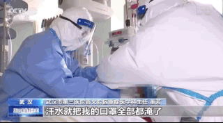 工作在医院最危险的地方，口罩湿透感到窒息，她最害怕的却是…… 