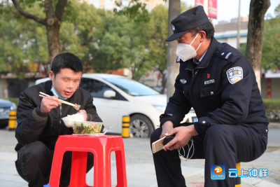 青年离家出走五年 热心民警助力团圆