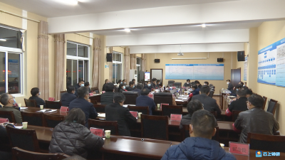 何平组织召开全市疫情防控碰头会