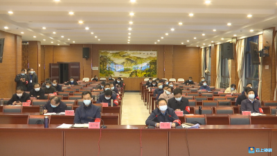 何平强调：严格做到“五个保持 七个坚持” 全面打赢疫情防控阻击战 