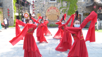 五一小长假第一天，湖北民俗民艺第一村钟祥市莫愁村接待游客8300人