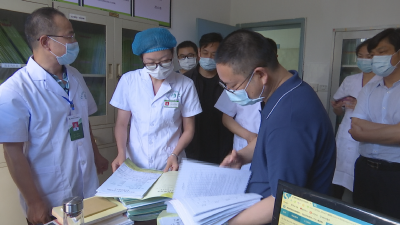 何平调研全市公共卫生和疾病预防控制体系建设