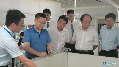 何平赴南阳参观考察牧原集团总部