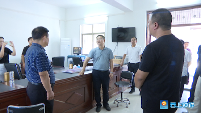 何平督办检查康集村精准扶贫工作