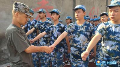 军训迎开学  迈好第一步