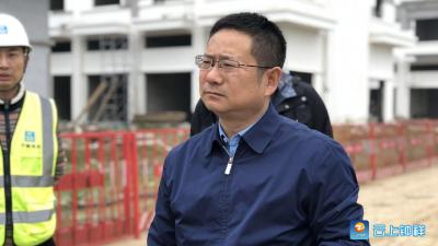 何平调研重点项目建设和运行情况