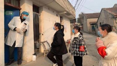 全员上阵 磷矿镇积极开展疫情防控工作