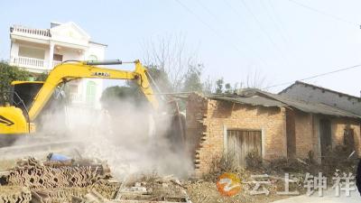 违建决不姑息，钟祥市依法拆除护城河沿线5处违建