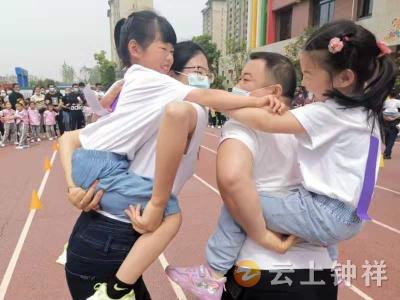 钟祥市：承天小学100名代理妈妈和留守儿童同庆“六一”