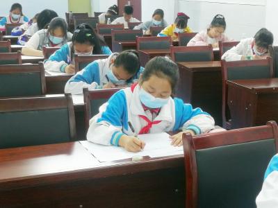 钟祥市教育局郢中办事处举办中小学生现场作文大赛