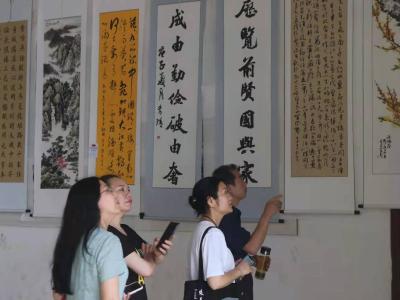 柴湖镇举办书画展庆祝建党一百周年