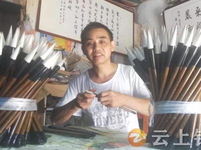 周春华：妙手制笔写春秋