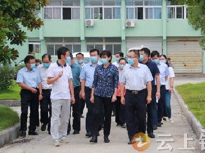 杨玉华调研钟祥开展长江生态环境保护民主监督工作情况