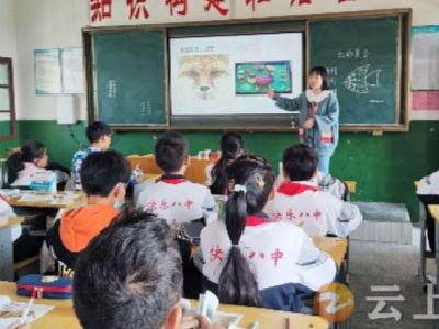 三尺讲台展风采，钟祥八中开展青年教师优质课比武活动