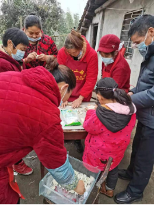 双河镇为民办实事 | 关爱留守儿童，慰问孤寡老人，温情传递暖人心