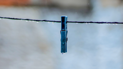风雨人生，自己撑伞 