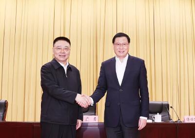 全省领导干部会议传达中央决定：王蒙徽任湖北省委书记 