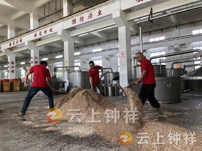 钟祥1人1集体​获2022年湖北五一劳动奖和湖北省工人先锋号