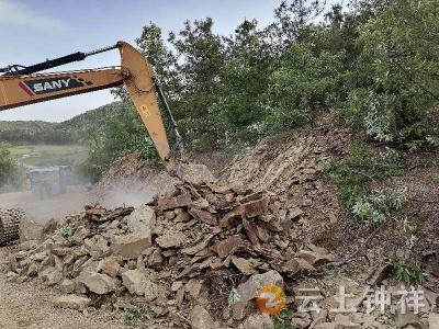 农忙建设两不误 钟祥市张集镇蔡岭村为民筑“出路”