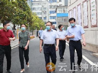 周军强调：精心组织 全力护考 确保高考考生安全 考试平稳 考风清正