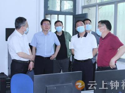 省教育厅调研钟祥2022年高考准备工作