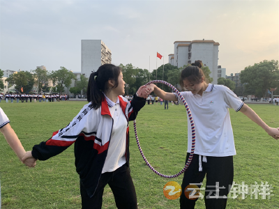 花式减压 笑迎高考——钟祥三中开展高考趣味减压活动