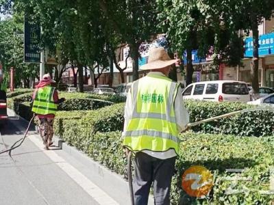 战高温 斗酷暑 坚守岗位保市容