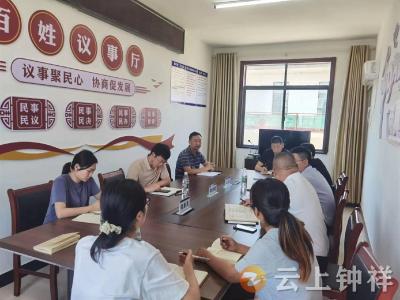 甘玲在冷水镇松柏村调研指导美好环境与幸福生活共同缔造工作