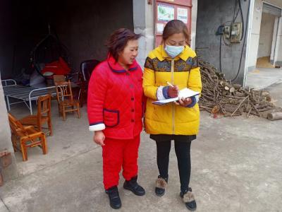 钟祥市东桥镇墩岭村：格格“扫楼”敲门助力疫情防控