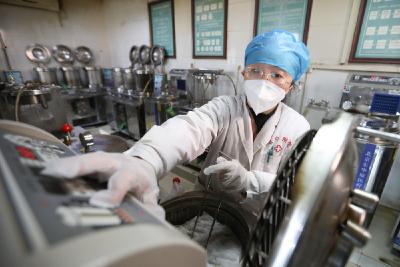 “保健康、防重症”中医药如何发挥独特优势？新冠病毒感染用中药如何更科学有效？