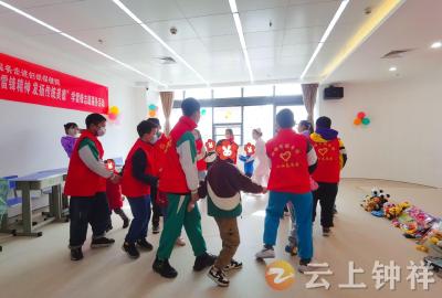 钟祥市图书馆：三月雷锋月 助残献爱心