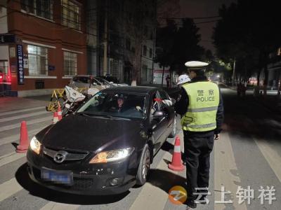钟祥公安交警持续开展道路交通秩序整治行动