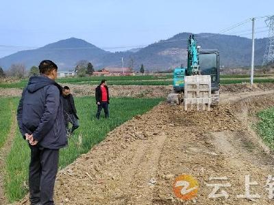 黄集村：“格格”修路助力村民创业致富