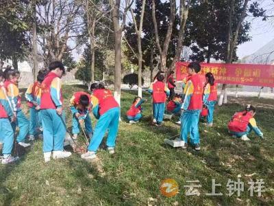 新堤小学开展“学雷锋•争做‘追锋’少年”主题活动