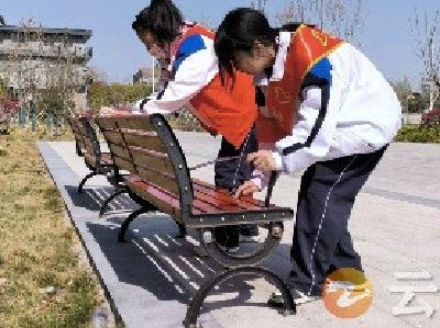 钟祥四中：学雷锋见行动 争当和美少年