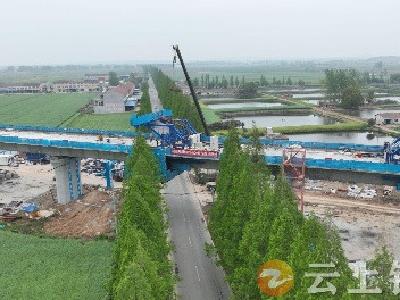 沪渝蓉高铁武宜段WYZQ-4标首联悬浇连续梁合龙