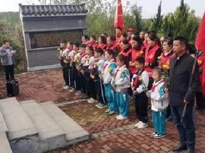 郢中街道新堤社区：清明祭英烈 红色基因永传承