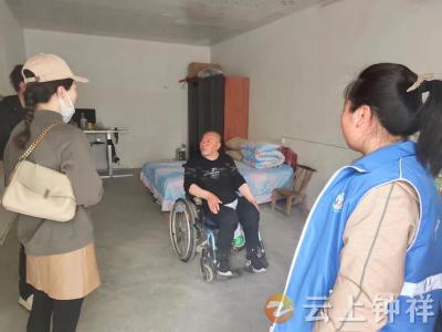 “网格蓝”化身“志愿红” 关爱困难人群不缺席